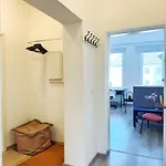 Ring-apartments Orange - 2 Og - Zentrale 1-sz Wohnung, Bis 4 شقة